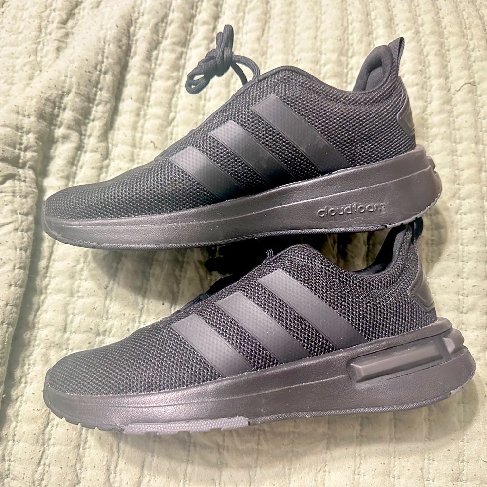 Size 5 Adidas Cloudfoam Sneakers